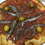 02. PIZZA DE ANCHOAS