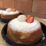 Bolo piscina ninho com morango