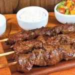 ESPETINHO DE CARNE ✱