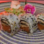 Uramaki Misto Skin e Salmão