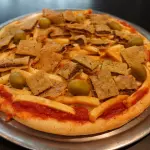 Pizza con Mila de carne y papas fritas