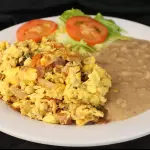 Combo Huevo revuelto + Jugo