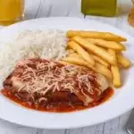 PRATO FEITO DE BIFE A PARMEGIANA