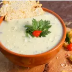Caldo de Batata com Alho Poró