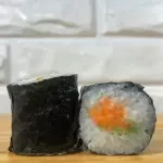 Sake maki clásico (6 bocados)