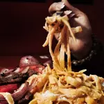 Fetuccini a la Huancaína con Lomo