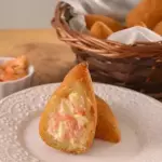 COXINHA  CAMARÃO REQUEIJÃO
