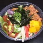POKE 2 salmão cru marinado