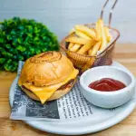 Mini Burger  + papas fritas
