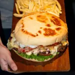 Burger MIX Gigante, con papas
