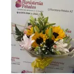 girasoles con lirios