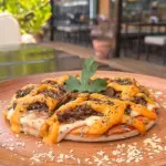 Pizza de costela desfiada