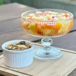 Salada de fruta com granola