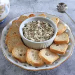 Paté de atum e tostas