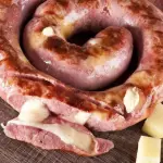 LINGUIÇA C/ QUEIJO