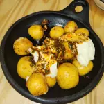 Papa criolla mayonesa de chimichurri