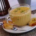 Caldo de Peixe com torradas