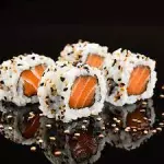 Uramaki salmão (und)