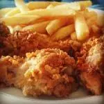 Pollo krispy + papas frista