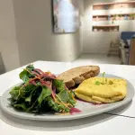 OMELETTE & SALAD