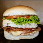 Peito Salada Bacon