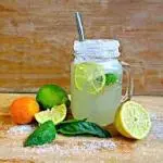 LIMONADA CON HIERBA BUENA