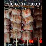 ESPETINHO FILÉ COM BACON SIMPLES