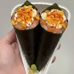 TEMAKI DE SALMÃO COM DORITOS 100G.
