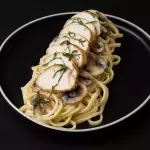 Fetuccini Alfredo con Pollo
