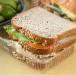 Sándwich de Ensalada de Pollo