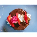 Torta cookie com mousse de chocolate sem açúcar