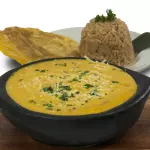 CAZUELA CON CAMARONES