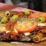 MATAMBRE TIERNIZADO A LA PIZZA CON ESPAÑOLAS