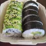 Avocado Roll y Makis Roll