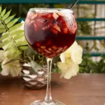 Copa de sangria tinto