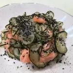 sunomono de salmão