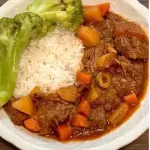 COMIDA CON DOS GUARMICIONES
