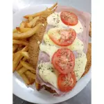 MILANESA NAPOLITANA CON FRITAS