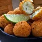 BOLINHO DE BACALHAU