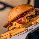 CHESSE BACON BURGER