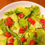 Salada verde com Tomate Confit