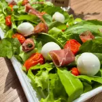 Salada com Parma, confit e burrata
