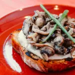 Toast Mix de Cogumelos e Tofu