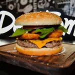 DEU FOME RÚCULA