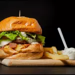 De la casa con papas a la francesa