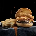 HAMBURGUESA CRISPY ONION COMBO