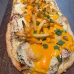 Huevo fritos y papas cheddar (12porc