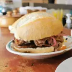 Pan con Chicharron