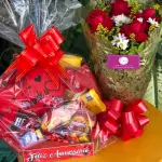 Cesta com Coração e Buquê 4 rosas