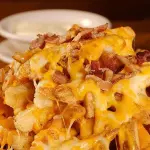 BATATA CHEDDAR E CALABRESA